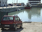 Auto finita nelle acque del porto di Senigallia
