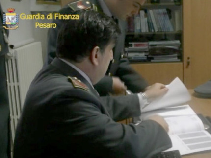 Blitz della Guardia di Finanza del comando provinciale di Pesaro sui finti acquisti di veri tartufi