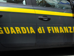 Guardia di Finanza, 117, fiamme gialle