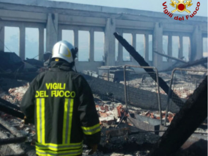 Incendio a Pesaro
