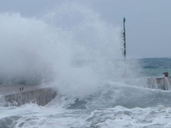 mareggiate e raffiche di vento: maltempo sulle Marche