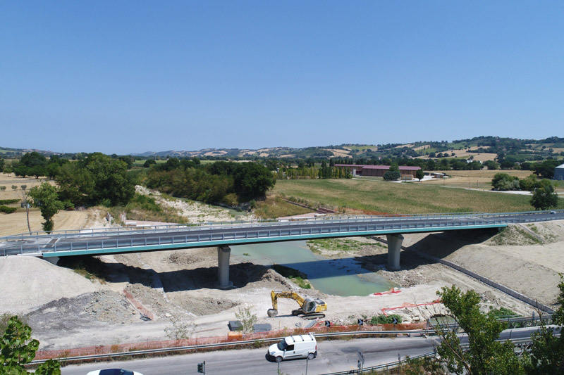 Taglio del nastro per il ponte sul Cesano tra Mondavio e Corinaldo
