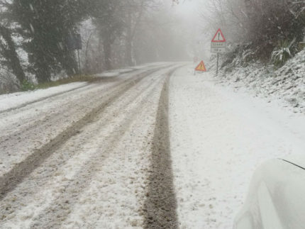 Neve, strade innevate