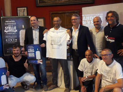 Presentazione a Pesaro di "Candele sotto le stelle"