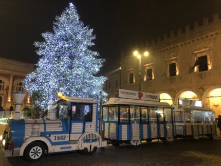 Trenino turistico natalizio