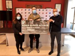 Consegna del primo "Bonus Blocco Attività" a Pesaro