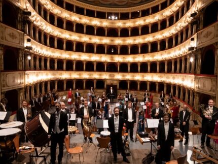 Orchestra filarmonica "Gioachino Rossini" al teatro Rossini di Pesaro
