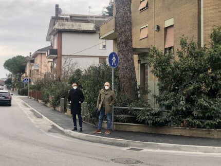 Marciapiedi rifatti a Pesaro