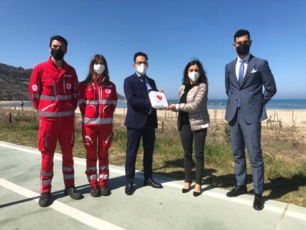 Nuovo defibrillatore consegnato a Pesaro