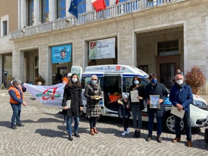 Veicolo donato all'associazione Anteas