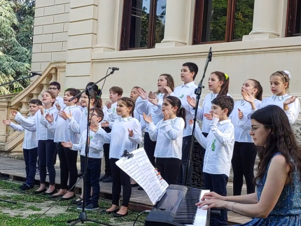 Iniziativa "La musica aiuta i bambini a crescere"