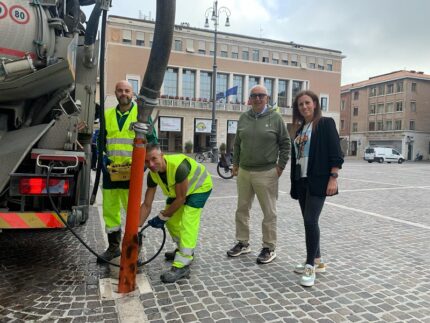 Pulizia delle caditoie a Pesaro