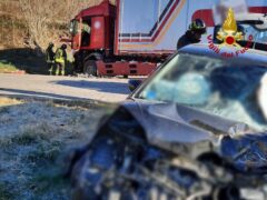 Frontale tra auto e tir a Urbino