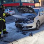 Incendio di un'auto a Pesaro