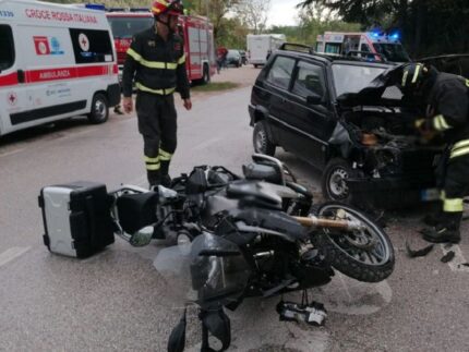 Incidente tra auto e moto al Furlo