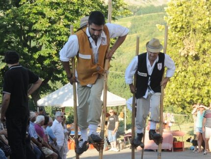 Palio dei Trampoli a Schieti di Urbino