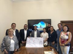 Rimozione del peschereccio affondato nel porto di Fano