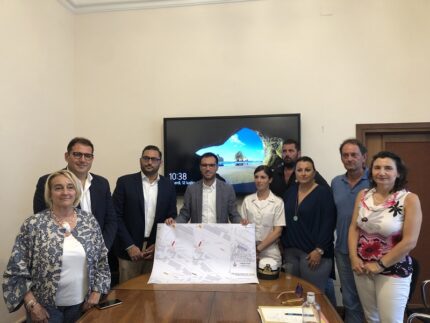 Rimozione del peschereccio affondato nel porto di Fano