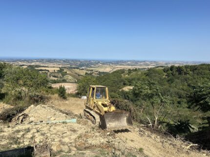 Lavori sulle mura storiche di Monteciccardo
