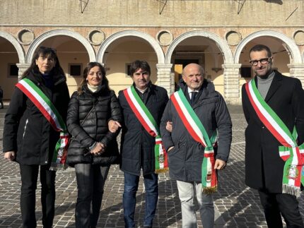 Protesta dei sindaci a Pesaro