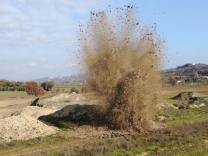Brillamento della bomba trovata a Monte Porzio
