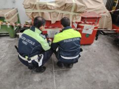 Controlli della Polizia Locale in un'officina di Fano