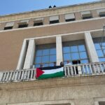 Bandiera della Palestina affissa al municipio di Pesaro