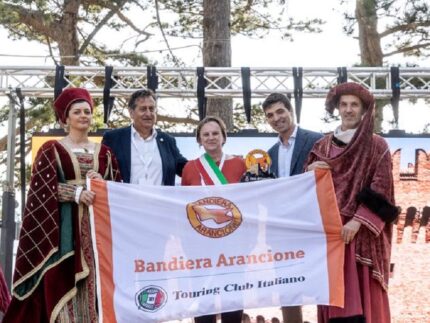 Bandiera arancione consegnata a Gradara
