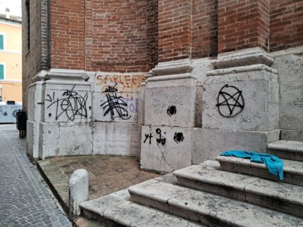 Atti vandalici presso la chiesa della Maddalena di Pesaro