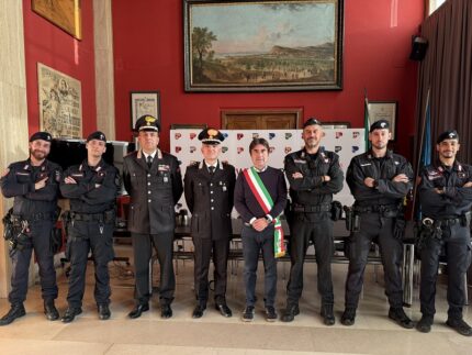 Incontro tra il sindaco di Pesaro Biancani e la Squadra di Intervento Operativo dei Carabinieri