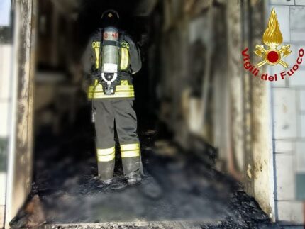 Incendio in un negozio di Pesaro