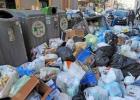 Cumoli di rifiuti a Napoli