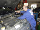 Un meccanico al lavoro