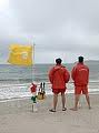 Bagnini di vedetta sulla spiaggia
