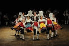 Un gruppo di danze popolari